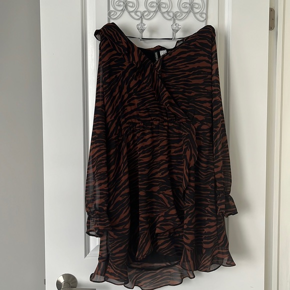 H&M Divided Dress Tiger Print - Picture 1 of 5